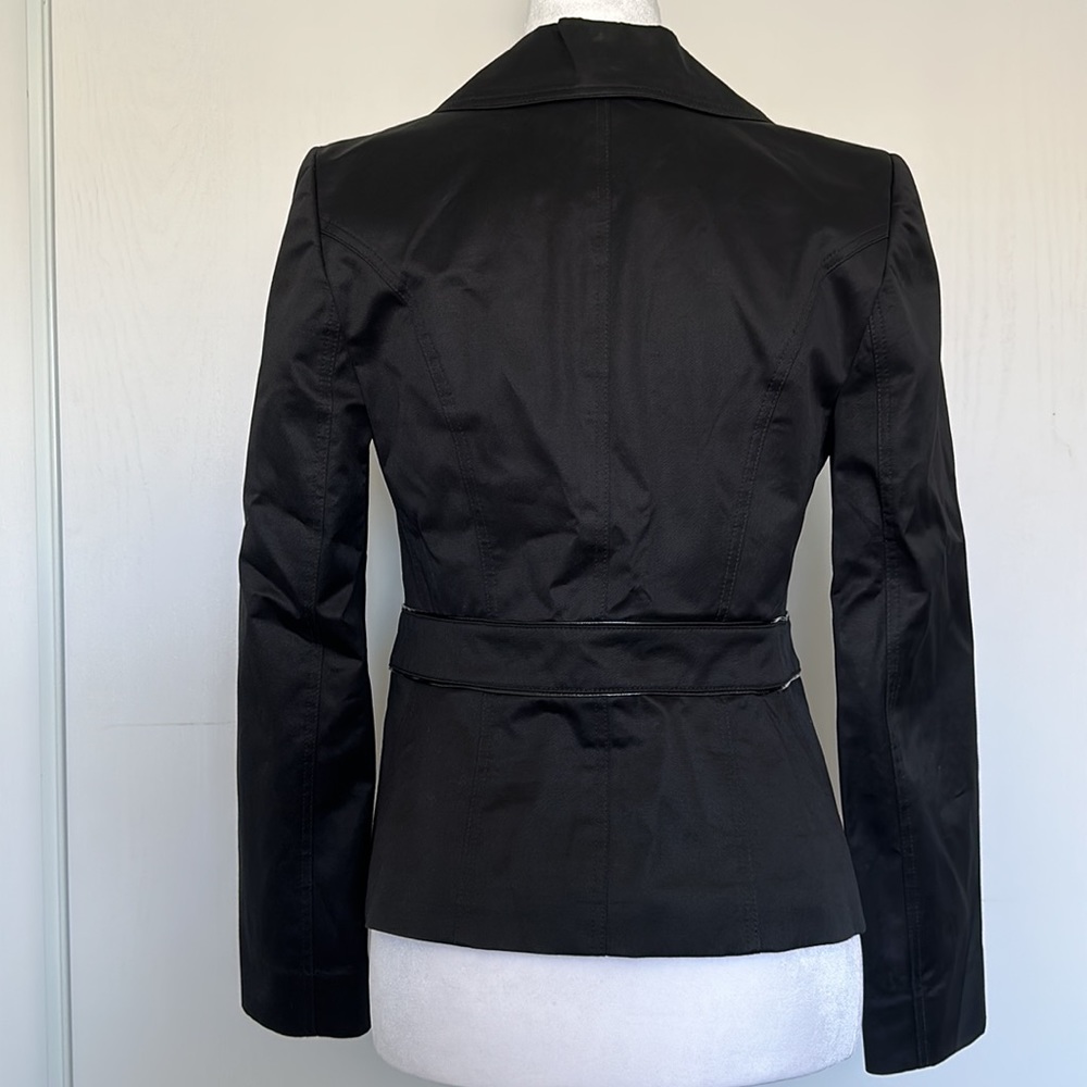 Burberry black blazer US size 2 with black patent detailing - Picture 3 of 5